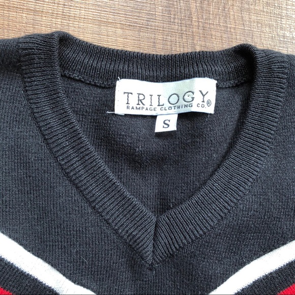 Vintage Chevron Sweater - Picture 3 of 3